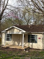 220 Mann Avenue, Austin, IN 47102