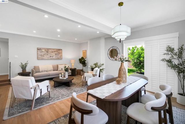 5107 Royal Palm Dr, Fremont, CA 94538