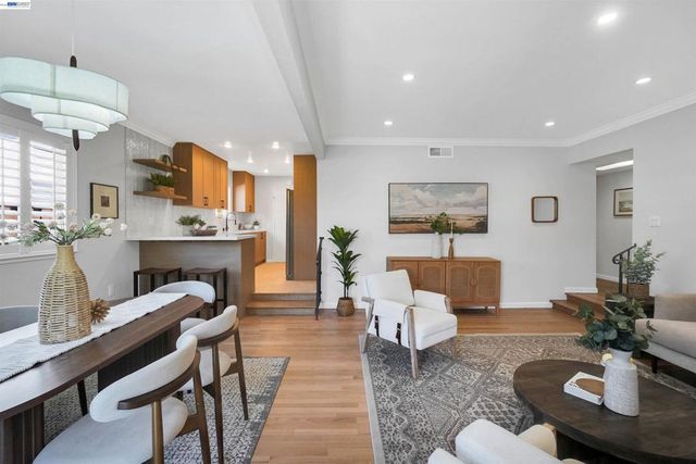 5107 Royal Palm Dr, Fremont, CA 94538