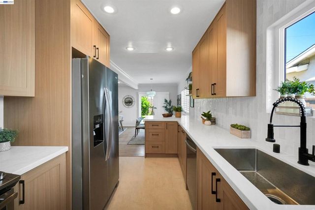 5107 Royal Palm Dr, Fremont, CA 94538