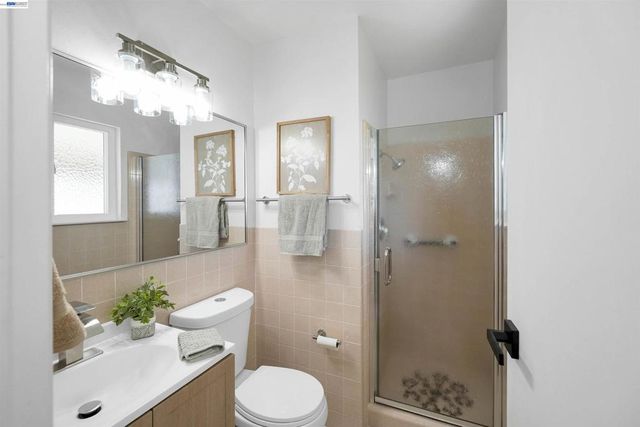 5107 Royal Palm Dr, Fremont, CA 94538