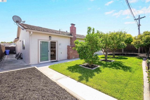 5107 Royal Palm Dr, Fremont, CA 94538
