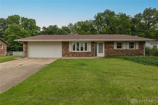 902 Victoria Drive, Franklin, OH 45005