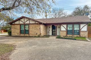 1724 Post Oak Drive, Bedford, TX 76021