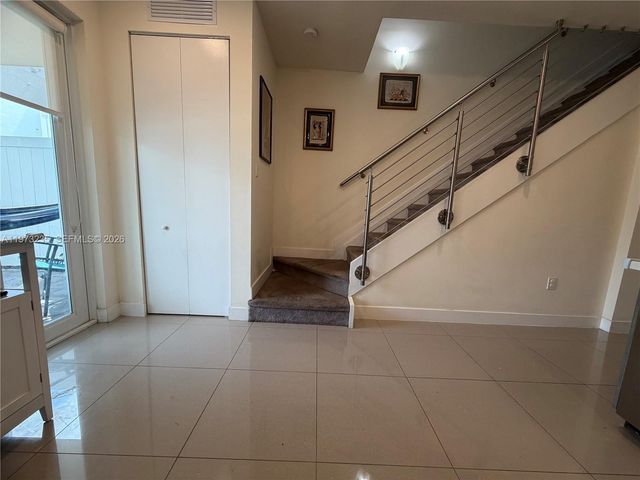 6401 NW 103rd Place 106, Doral, FL 33178