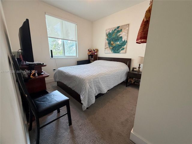 6401 NW 103rd Place 106, Doral, FL 33178