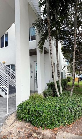 6401 NW 103rd Place 106, Doral, FL 33178