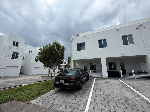 6401 NW 103rd Place 106, Doral, FL 33178