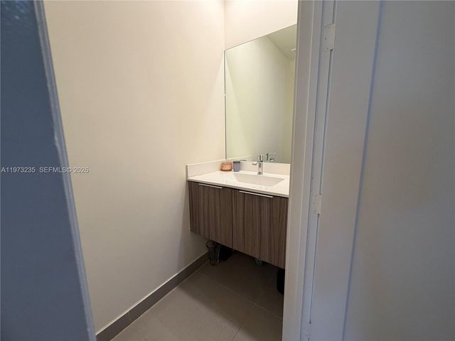 6401 NW 103rd Place 106, Doral, FL 33178
