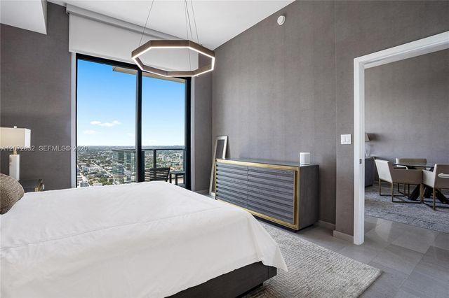 88 SW 7th Street 4006, Miami, FL 33130