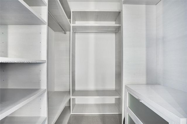 88 SW 7th Street 4006, Miami, FL 33130