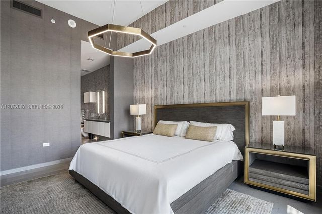 88 SW 7th Street 4006, Miami, FL 33130