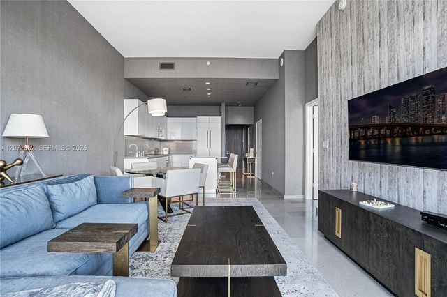 88 SW 7th Street 4006, Miami, FL 33130