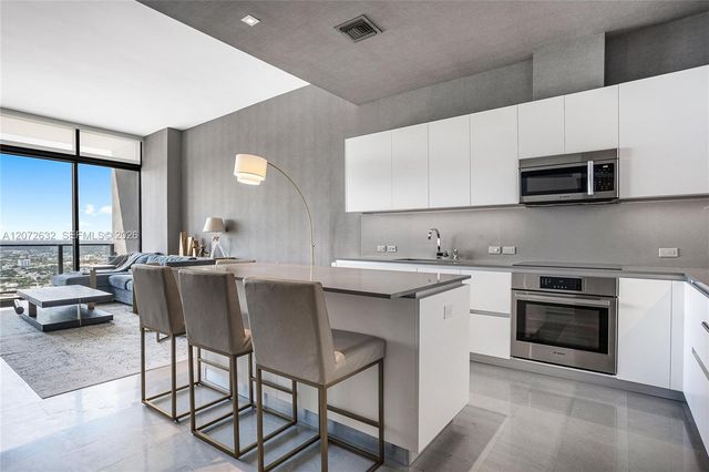 88 SW 7th Street 4006, Miami, FL 33130