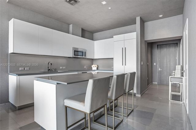 88 SW 7th Street 4006, Miami, FL 33130
