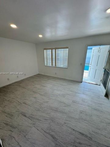 30 SE 4th Ave 109, Hallandale Beach, FL 33009
