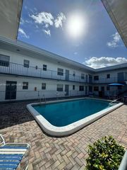 30 SE 4th Ave 109, Hallandale Beach, FL 33009