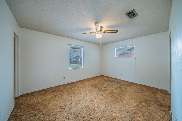 806 E Coral Way, Grand Prairie, TX 75051