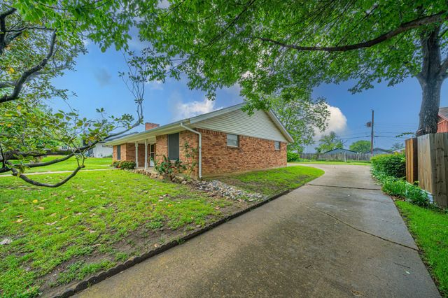806 E Coral Way, Grand Prairie, TX 75051