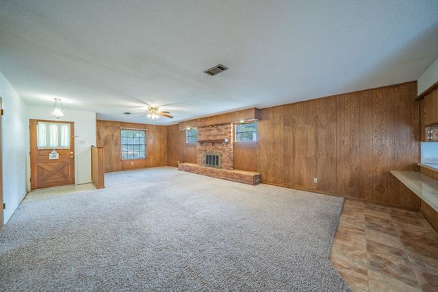 806 E Coral Way, Grand Prairie, TX 75051