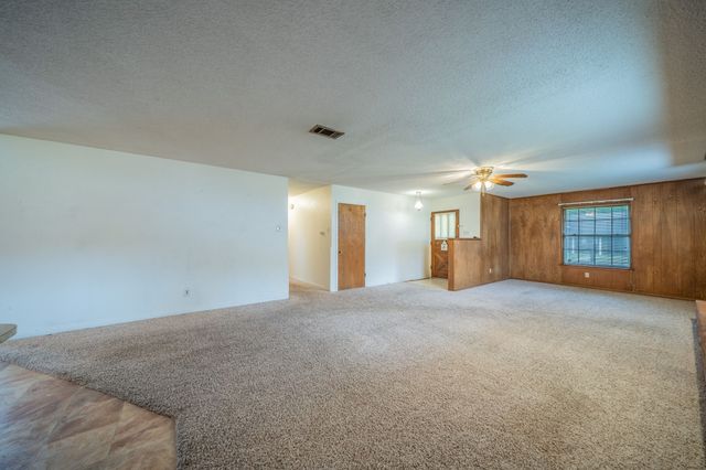 806 E Coral Way, Grand Prairie, TX 75051