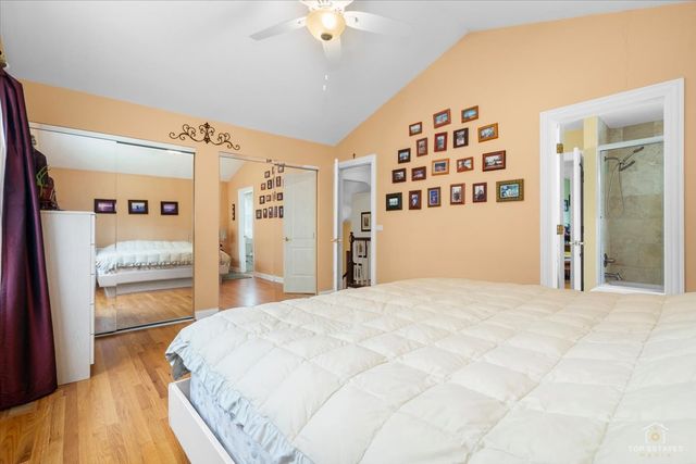 4 Waterbury Court, Lake Zurich, IL 60047
