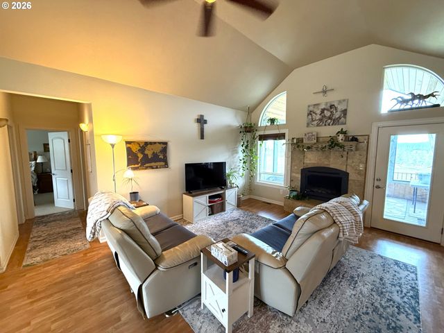 505 Woodland Rd, Goldendale, WA 98620