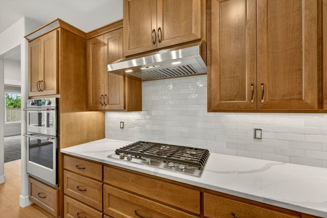 4090 Crystal Springs Drive, Medford, OR 97504