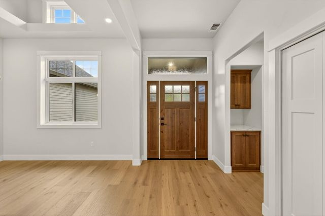 4090 Crystal Springs Drive, Medford, OR 97504