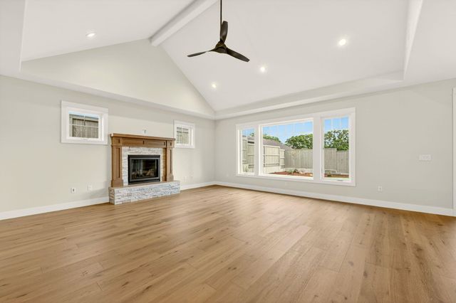 4090 Crystal Springs Drive, Medford, OR 97504