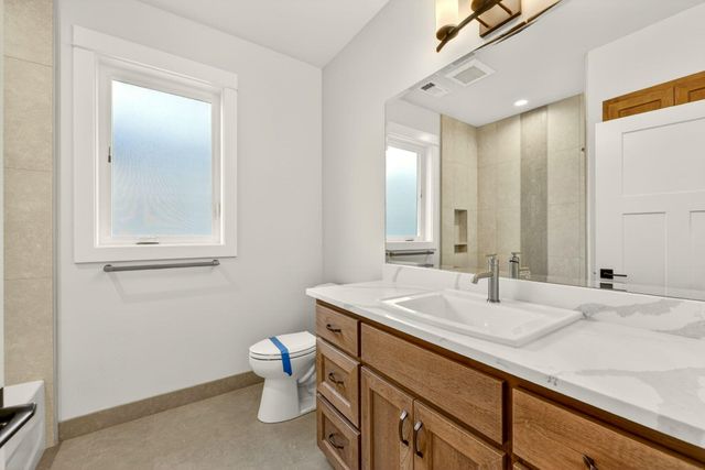4090 Crystal Springs Drive, Medford, OR 97504