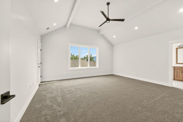 4090 Crystal Springs Drive, Medford, OR 97504