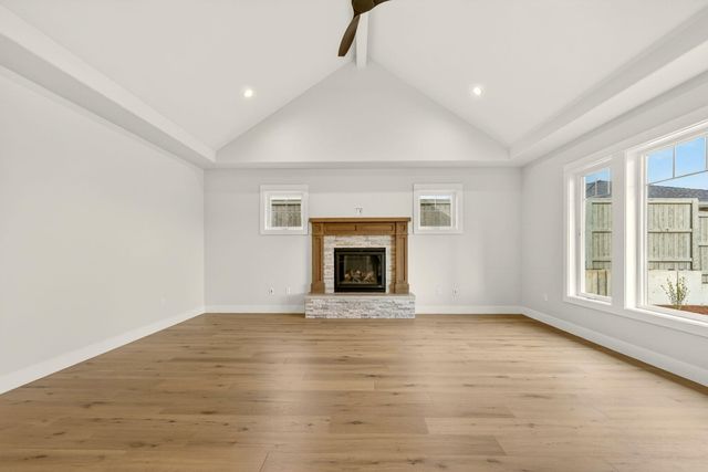 4090 Crystal Springs Drive, Medford, OR 97504