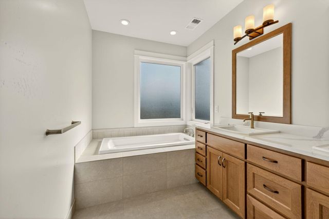 4090 Crystal Springs Drive, Medford, OR 97504