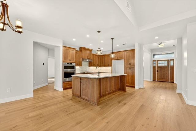 4090 Crystal Springs Drive, Medford, OR 97504