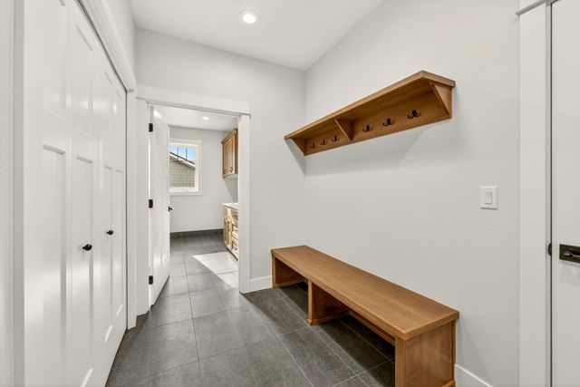 4090 Crystal Springs Drive, Medford, OR 97504