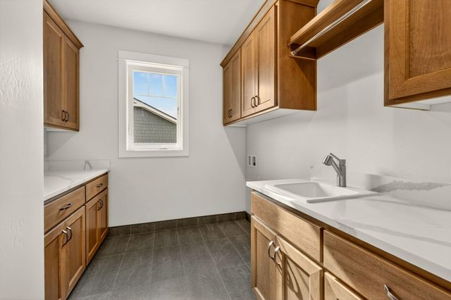 4090 Crystal Springs Drive, Medford, OR 97504