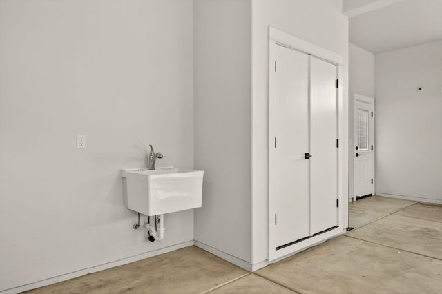 4090 Crystal Springs Drive, Medford, OR 97504