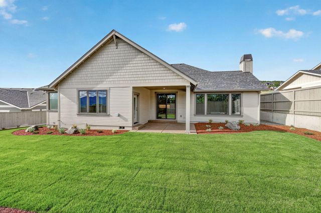 4090 Crystal Springs Drive, Medford, OR 97504