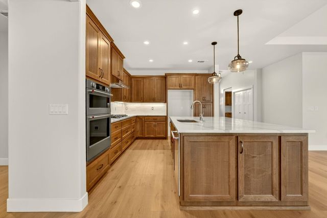 4090 Crystal Springs Drive, Medford, OR 97504