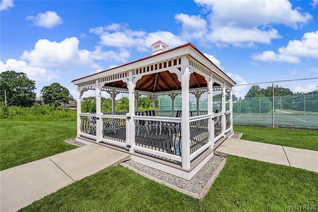 120 Old Lyme Drive 4, Amherst, NY 14221