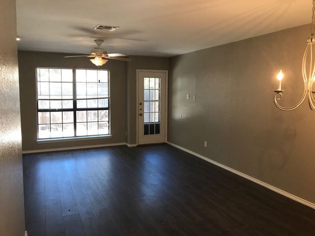 7326 Kingswood Circle, Fort Worth, TX 76133