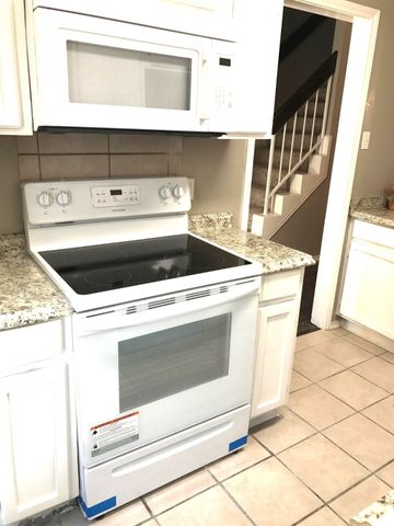 7326 Kingswood Circle, Fort Worth, TX 76133