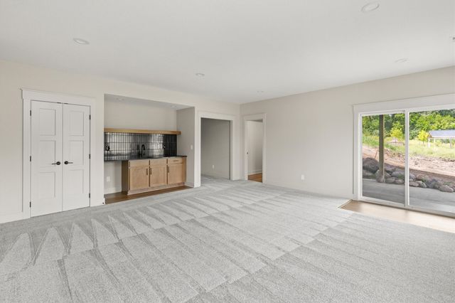 197 E Bridge Circle, Polk City, IA 50226