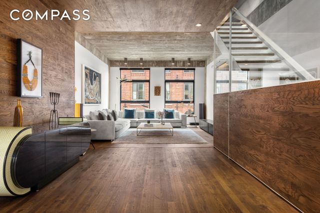 3 Wythe Lane, New York City, NY 11249