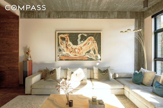 3 Wythe Lane, New York City, NY 11249