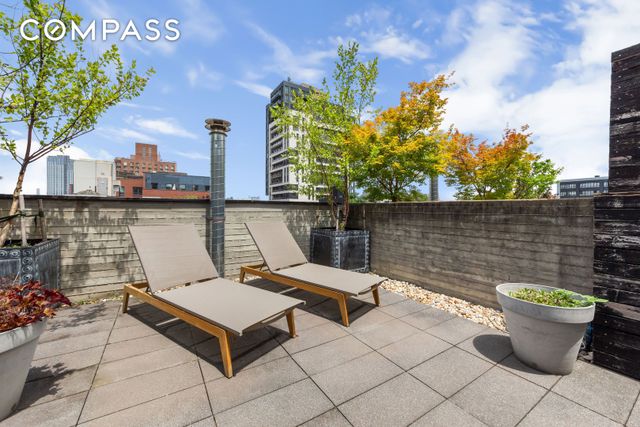 3 Wythe Lane, New York City, NY 11249