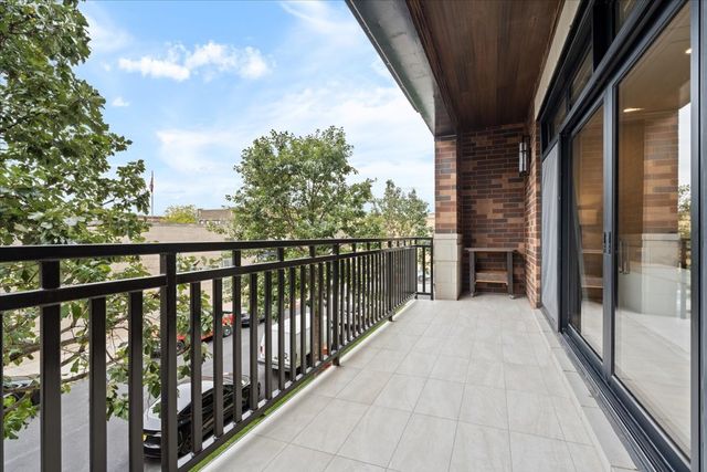 3951 N Wayne Avenue 206, Chicago, IL 60613