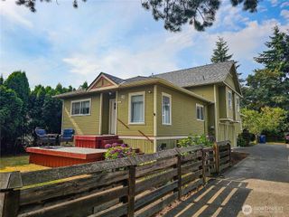 526 Myrtle Street #A & B, La Conner, WA 98257