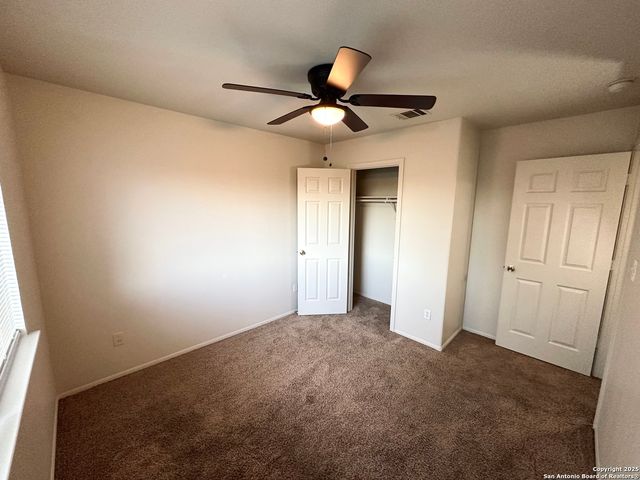 22230 Goldcrest Run, San Antonio, TX 78260
